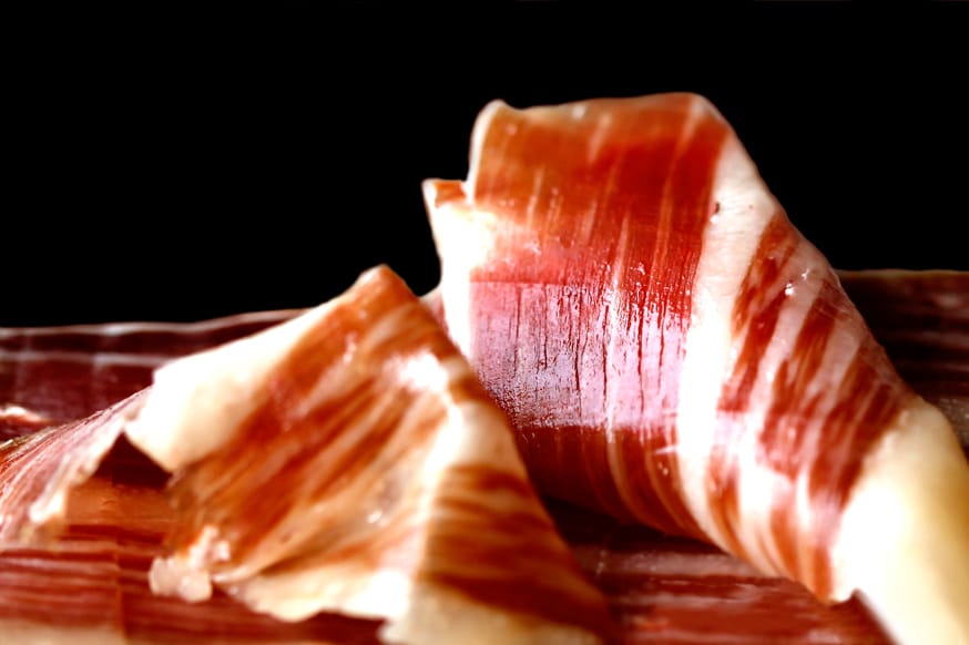 How to recognize a Pata Negra ham?